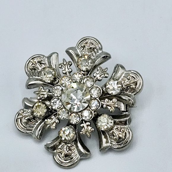 Fleur De Lis Brooch Vintage Renaissance Pic Crystal Silver Tone Estate Jewelry - Picture 6 of 12